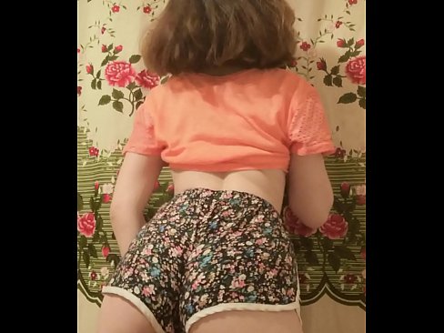 ❤️ Gadis muda seksi menanggalkan celana pendeknya di depan kamera ❤️ Super sex di porno id.hdpornpics.ru ️❤